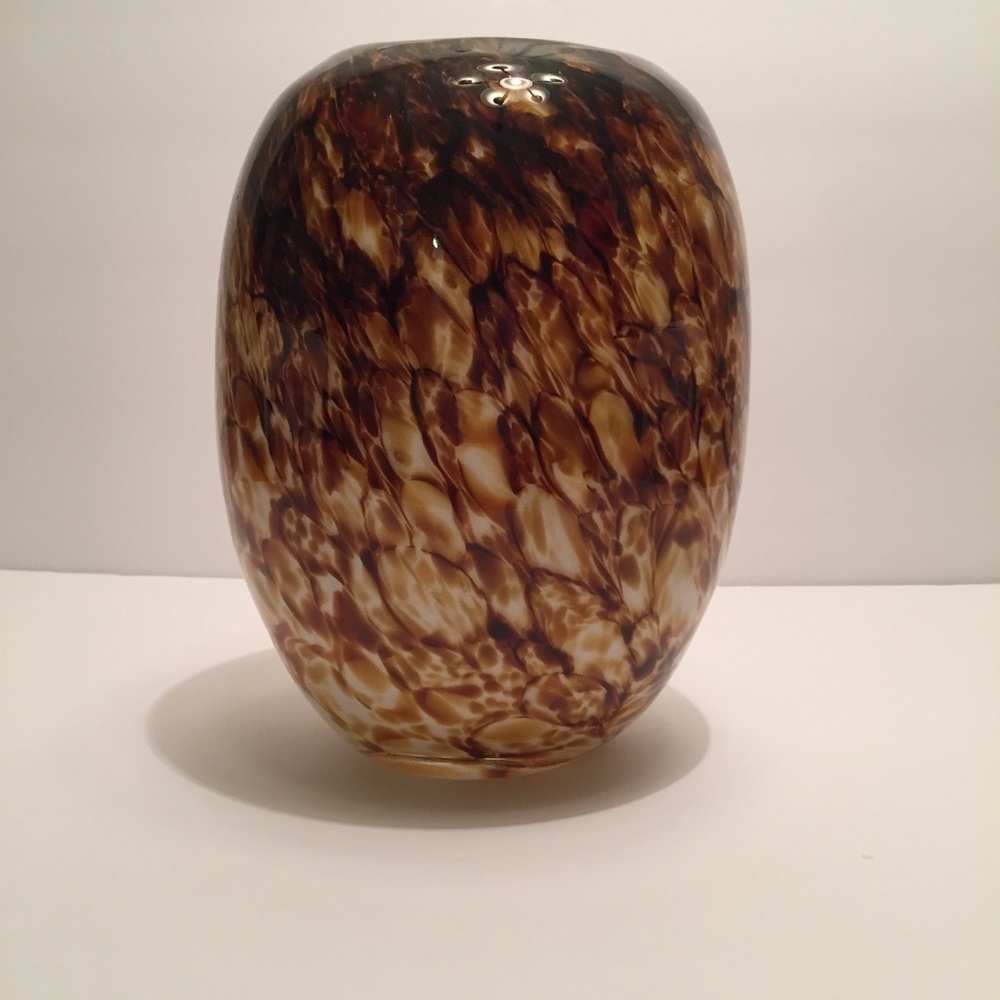 HQT ART GLASS VASE, SPECKLED BROWN AND BEIGE, 8'' Tall - Picture 2 of 5
